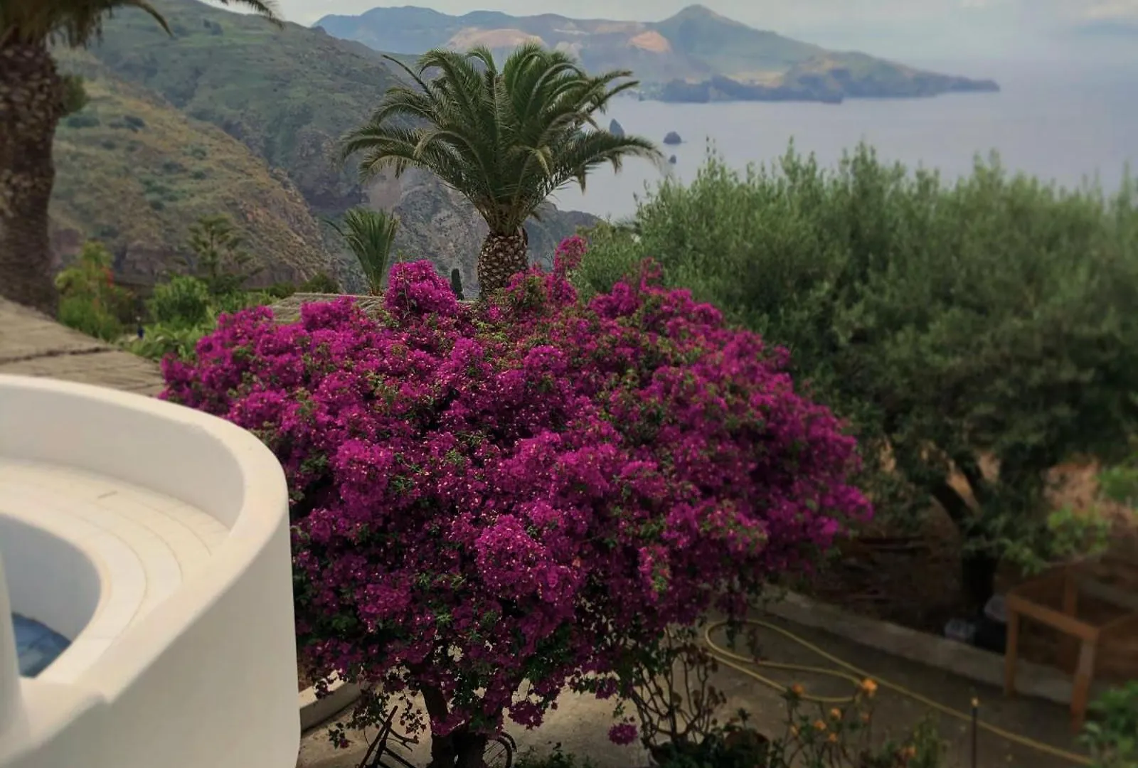 Case Quattrocchi - Giardino E Terrazzi Con Vista Panoramica Sul Mare, Etna E Vulcano Липари