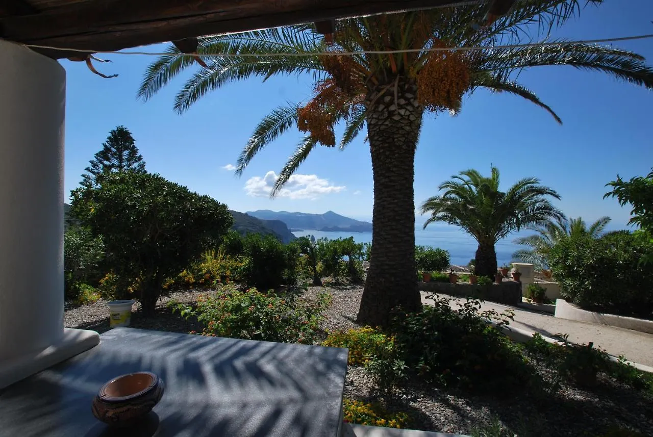 Case Quattrocchi - Giardino E Terrazzi Con Vista Panoramica Sul Mare, Etna E Vulcano Липари Дом отдыха